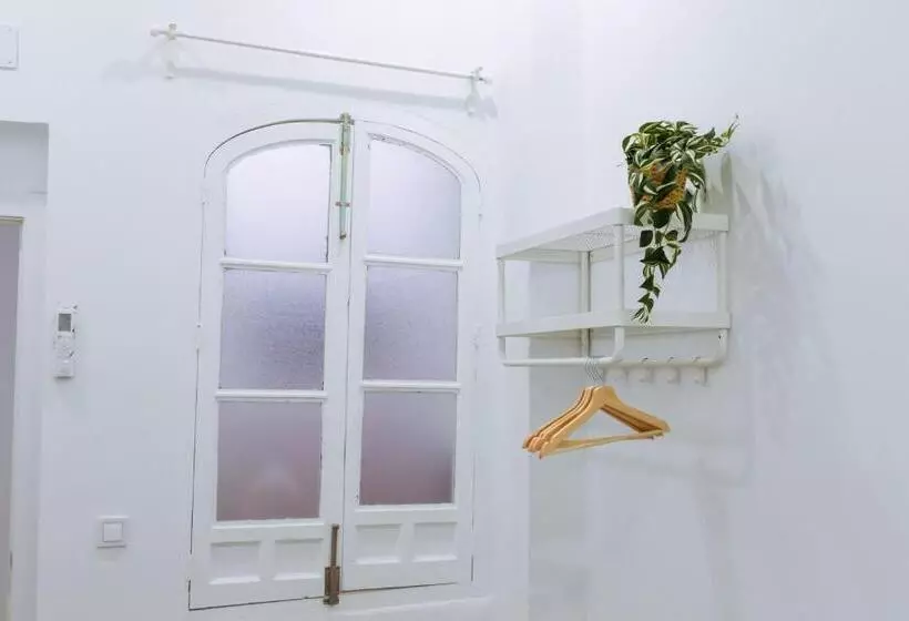 هاستل Triana Riverside