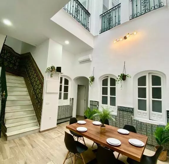 هاستل Triana Riverside