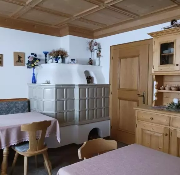 Aamiaismajoitus (B&B) Haus Mesner