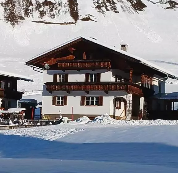 Aamiaismajoitus (B&B) Haus Mesner