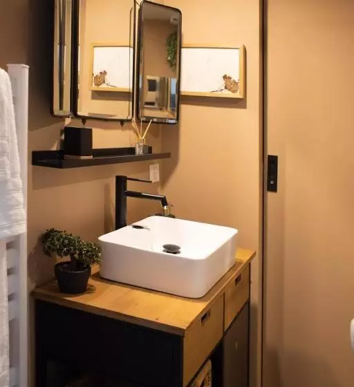 ベッドアンドブレックファースト à La Perrière Location De Chambre D Hôte   Double Perspective