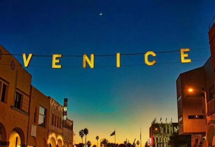 Aamiaismajoitus (B&B) Sunny Studio In The Heart Of Venice   B