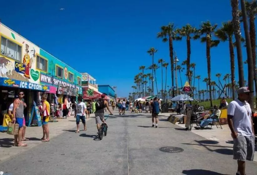 Aamiaismajoitus (B&B) Sunny Studio In The Heart Of Venice   B