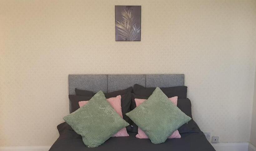 Coventry Spacious Rooms In City