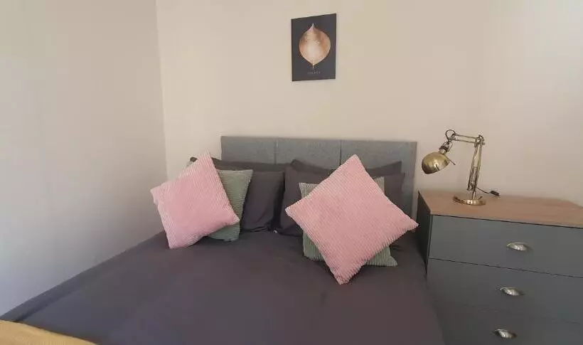 Coventry Spacious Rooms In City