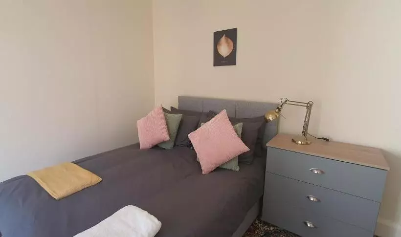 Coventry Spacious Rooms In City