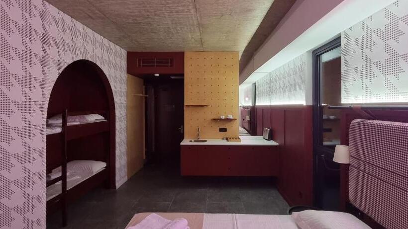 هتل Bamboo Garden