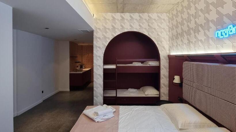 هتل Bamboo Garden