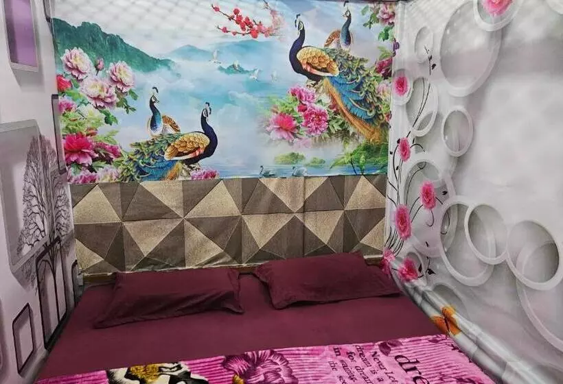 Kapselihotelli Vrindavan Nivas  Near Prem Mandir Bankey Bihari