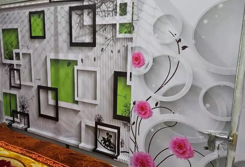 Kapselihotelli Vrindavan Nivas  Near Prem Mandir Bankey Bihari