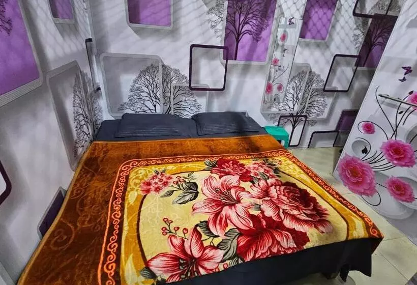 Kapselihotelli Vrindavan Nivas  Near Prem Mandir Bankey Bihari