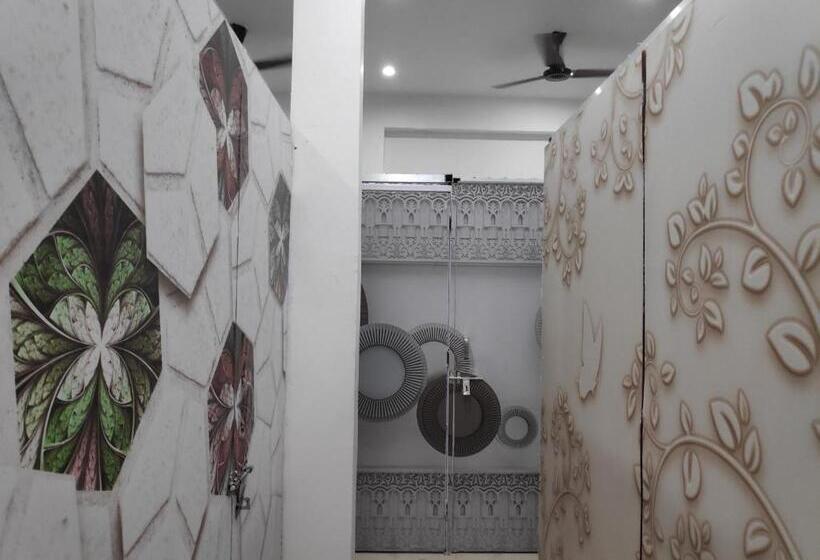 Hotel-cápsula Vrindavan Nivas Near Prem Mandir Bankey Bihari