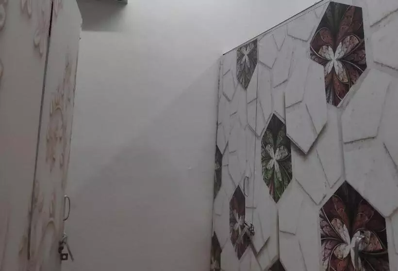 Kapselihotelli Vrindavan Nivas  Near Prem Mandir Bankey Bihari