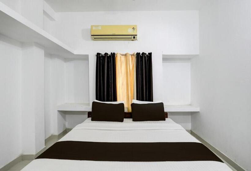 בית מלון כפרי Oyo Flagship Morya Classic