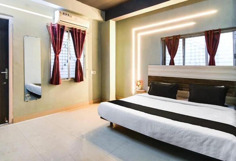 בית מלון כפרי Oyo Flagship Morya Classic