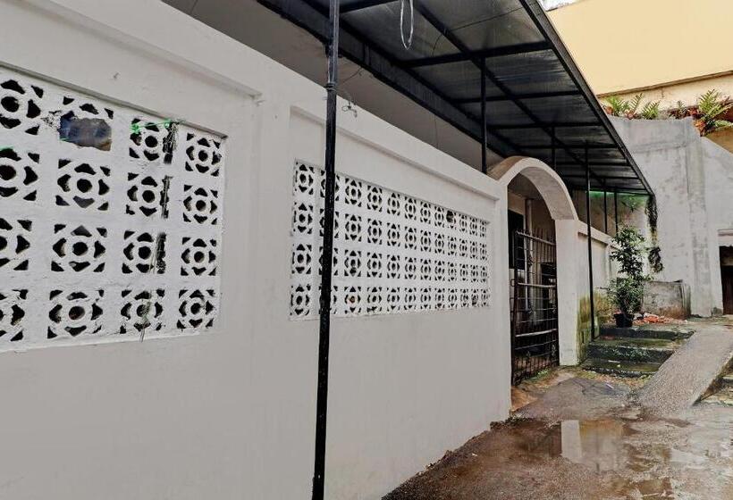 Отель Oyo Life 92685 Kost Arimbi