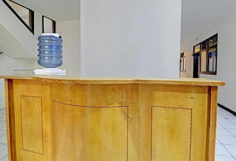 Отель Oyo Life 92685 Kost Arimbi