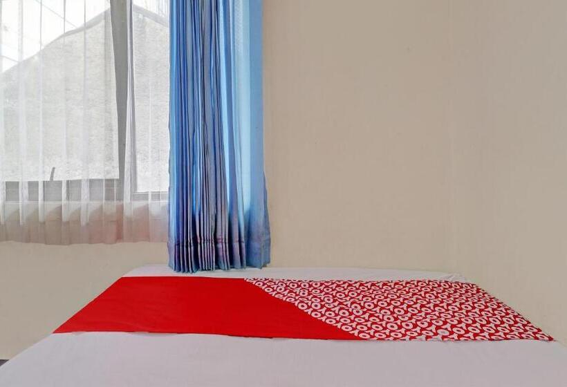 Отель Oyo Life 92685 Kost Arimbi