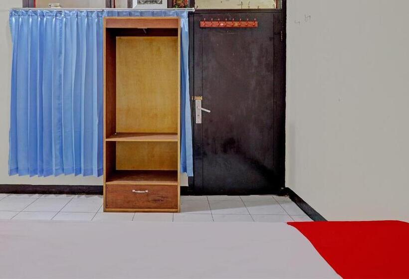 Отель Oyo Life 92685 Kost Arimbi