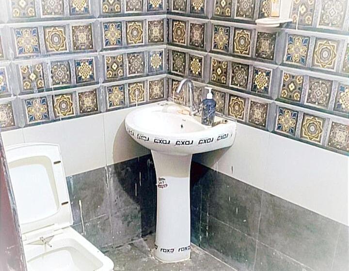 ホテル Rcp Guest House    Lpu Law Gate