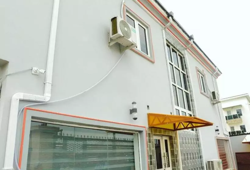 هتل Von Hub