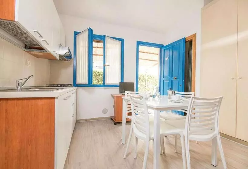 Isa Appartament Plus 4 Beds, Air Conditioning And Private Outdoor Area In Village With 6 Swimming Po