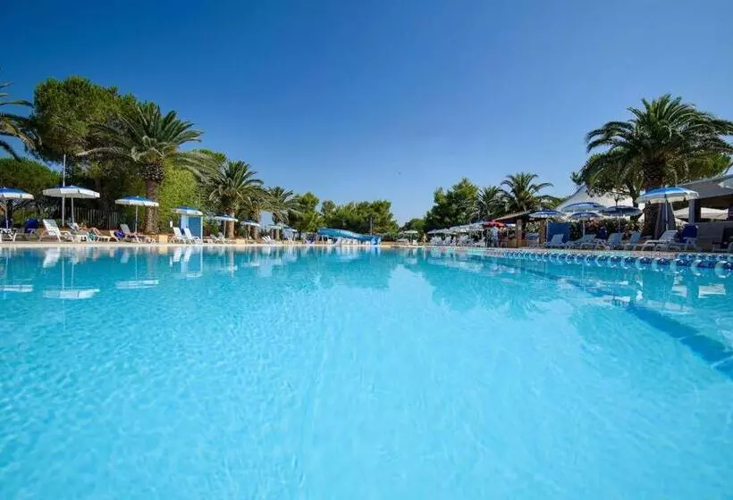 Isa Appartament Plus 4 Beds, Air Conditioning And Private Outdoor Area In Village With 6 Swimming Po