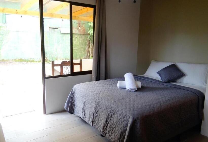 پانسیون Airport Green Studio