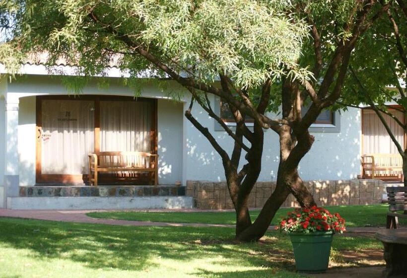 بنسيون Lakeside Guesthouse