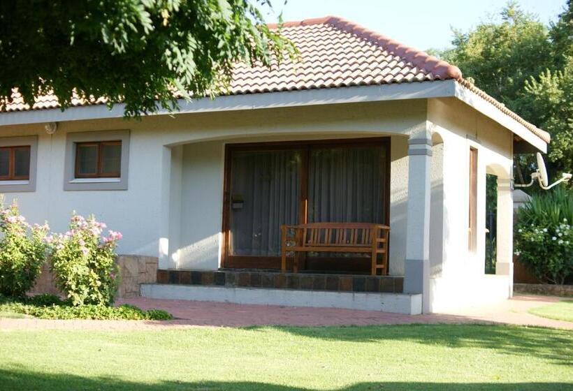 بنسيون Lakeside Guesthouse