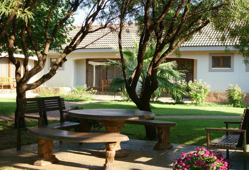 بنسيون Lakeside Guesthouse