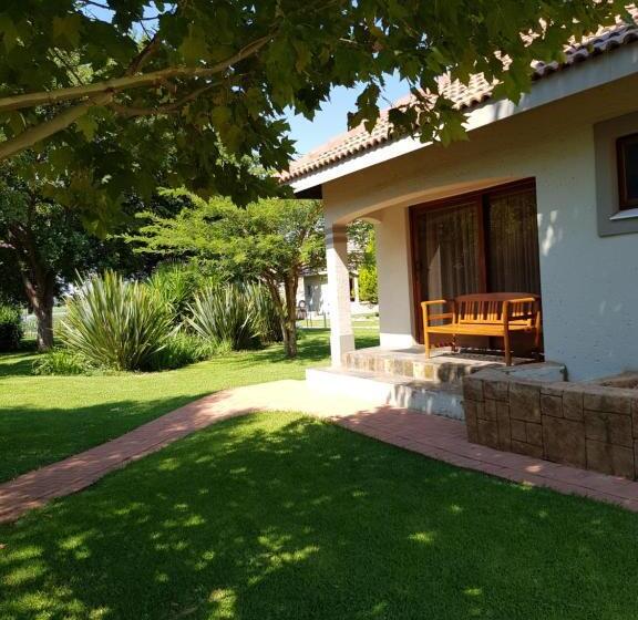 بنسيون Lakeside Guesthouse