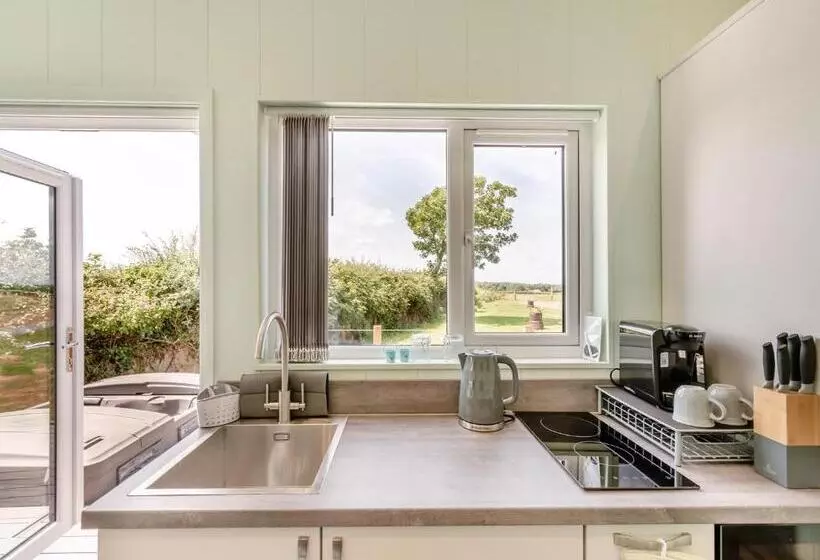 Lomakeskus Calvesland Hideaway