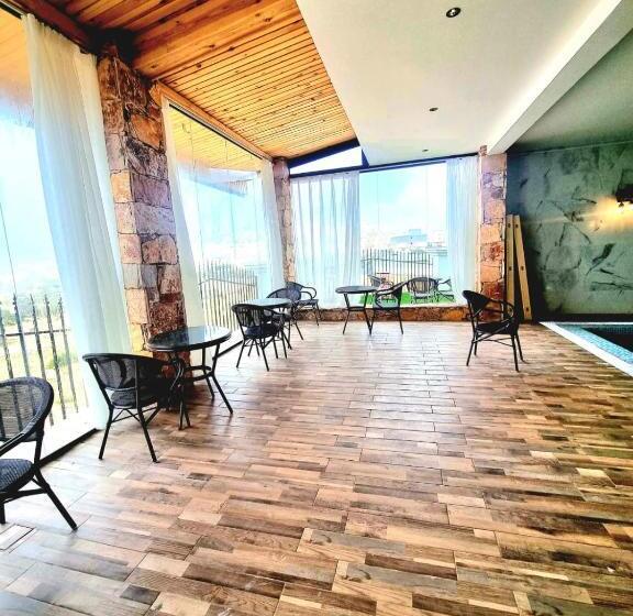 فندق كوخ الضباب النماص