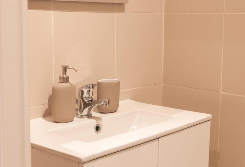 تختخواب و صبحانه Civico 100