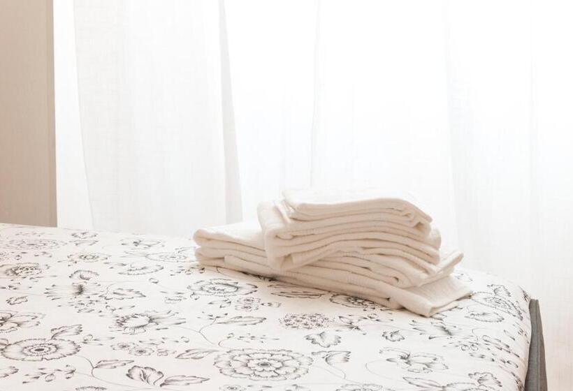 تختخواب و صبحانه Civico 100