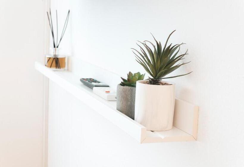 تختخواب و صبحانه Civico 100