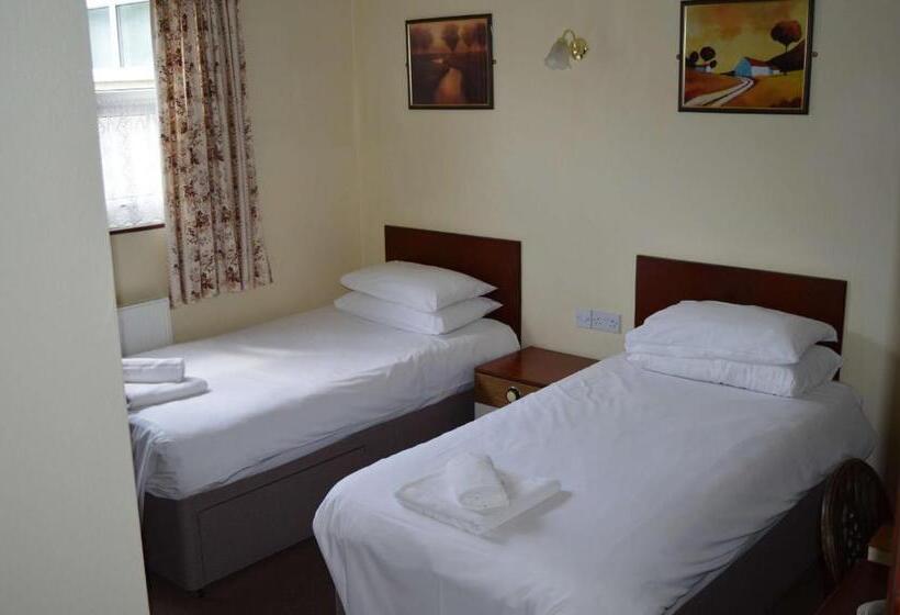 ベッドアンドブレックファースト Oak House