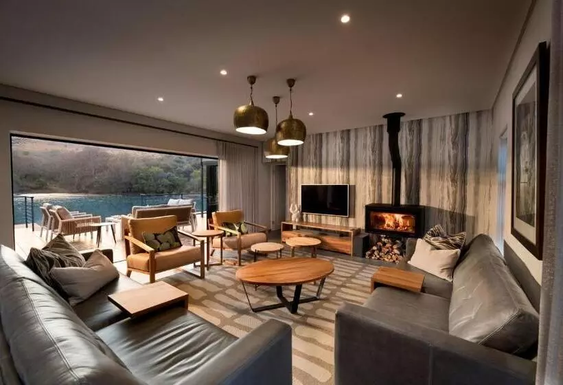 ホテル Riverhorse Lodge