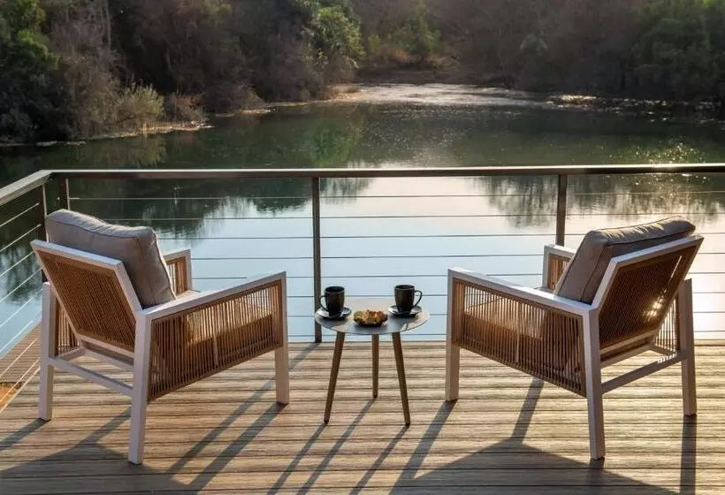 ホテル Riverhorse Lodge