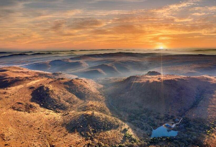 Отель Riverhorse Lodge