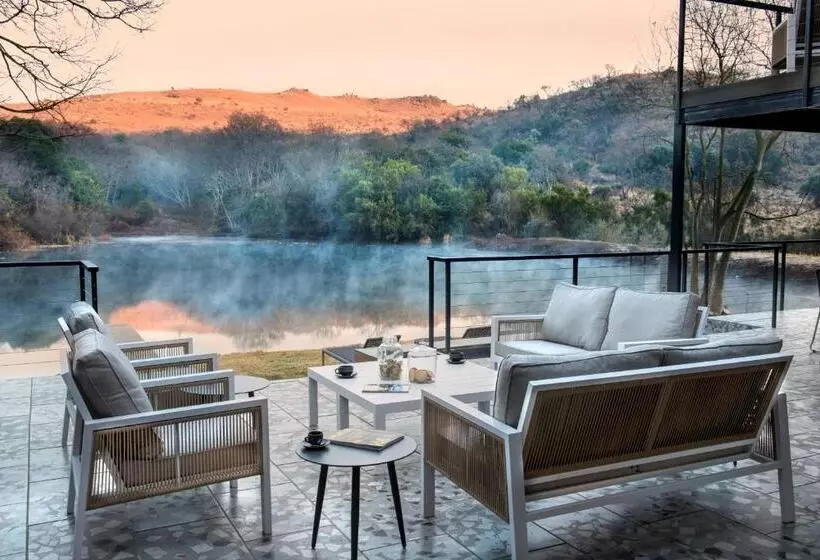 ホテル Riverhorse Lodge