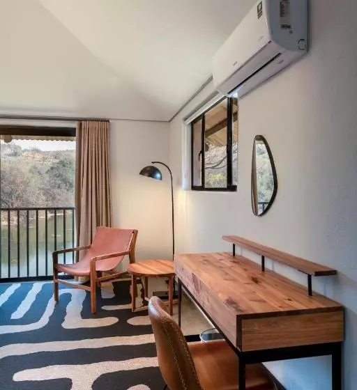 ホテル Riverhorse Lodge