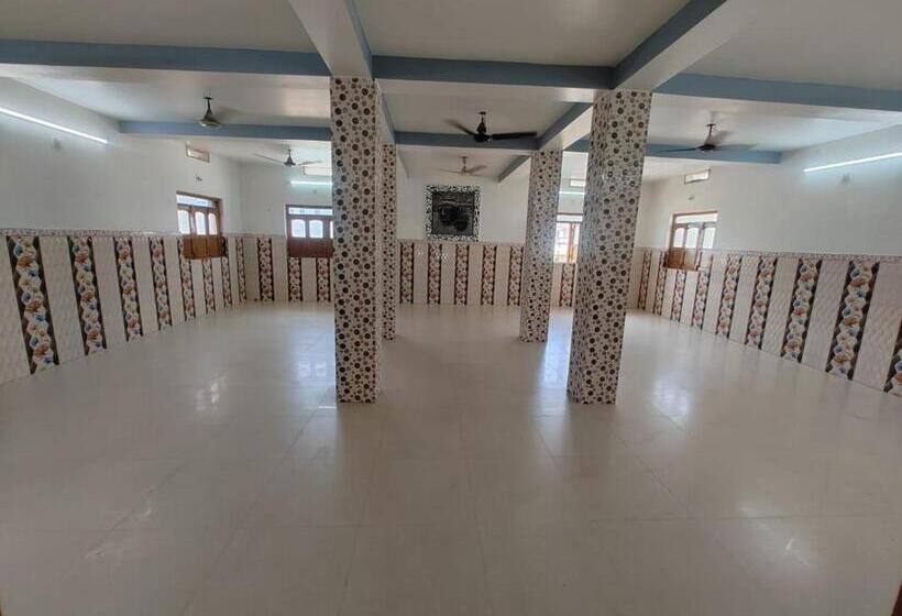 هتل Vip Guest House Bodhgaya