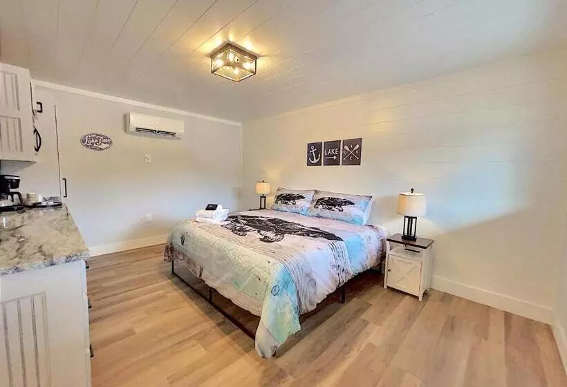 Motelli Retreat On The Lake