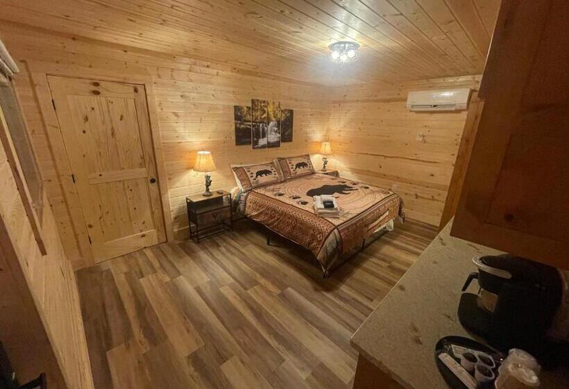 Мотель Retreat On The Lake