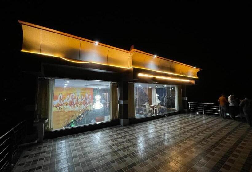 Pensão Dhruva Service Apartment