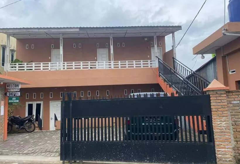 Majatalo Ron S Guest House Berastagi Backpacker Rooms