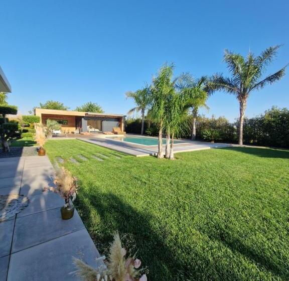 פנסיון The Pool House