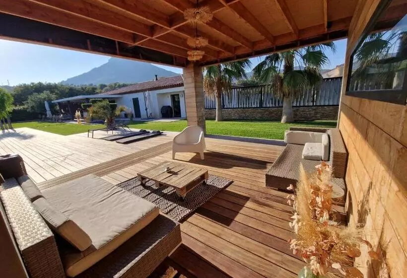 Majatalo The Pool House